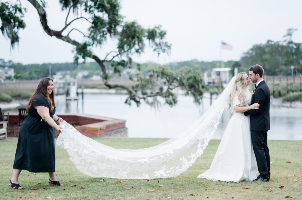 wedding planner assisting with photographer charleston, sc