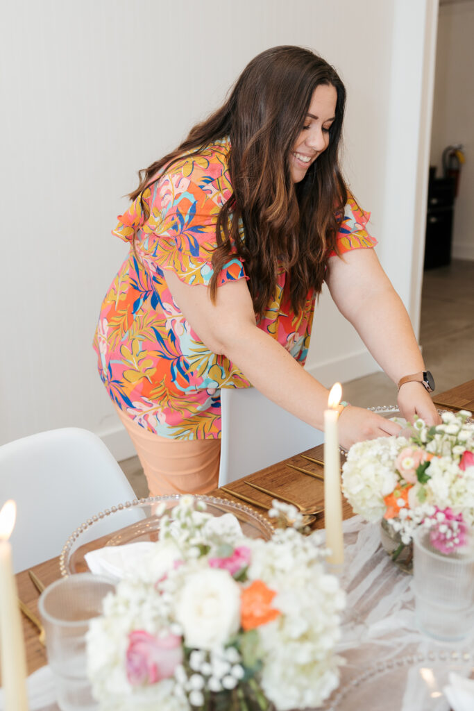 wedding planner decorating table